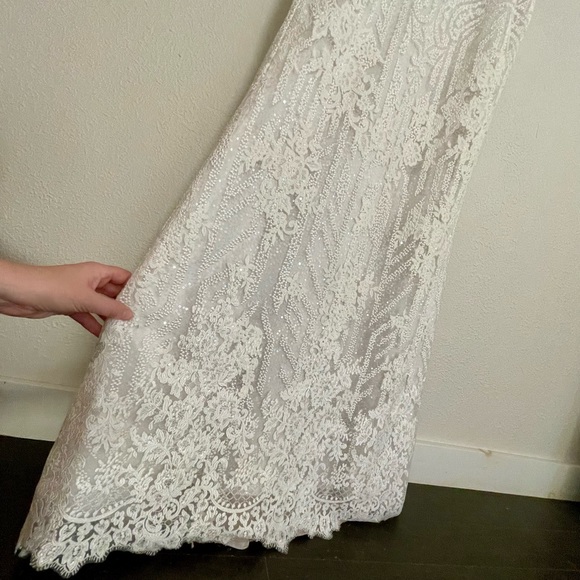 Ines de Santo wedding gown - Picture 2 of 11